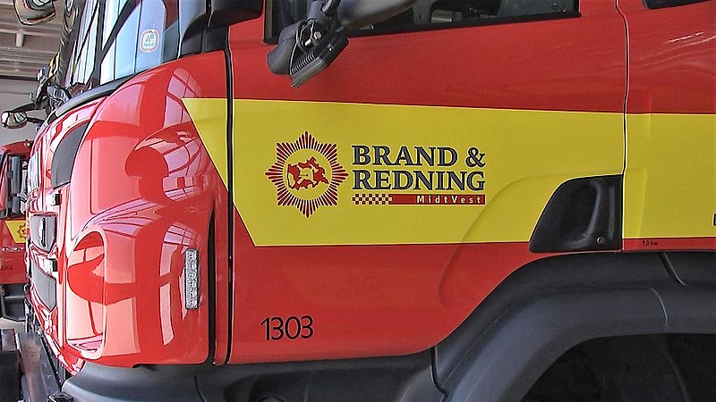 Bil brød pludselig i brand under kørsel