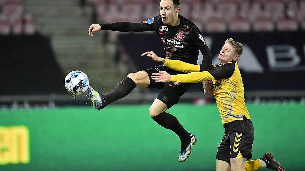 FC Midtjylland holder fast i med smal sejr | TV MIDTVEST