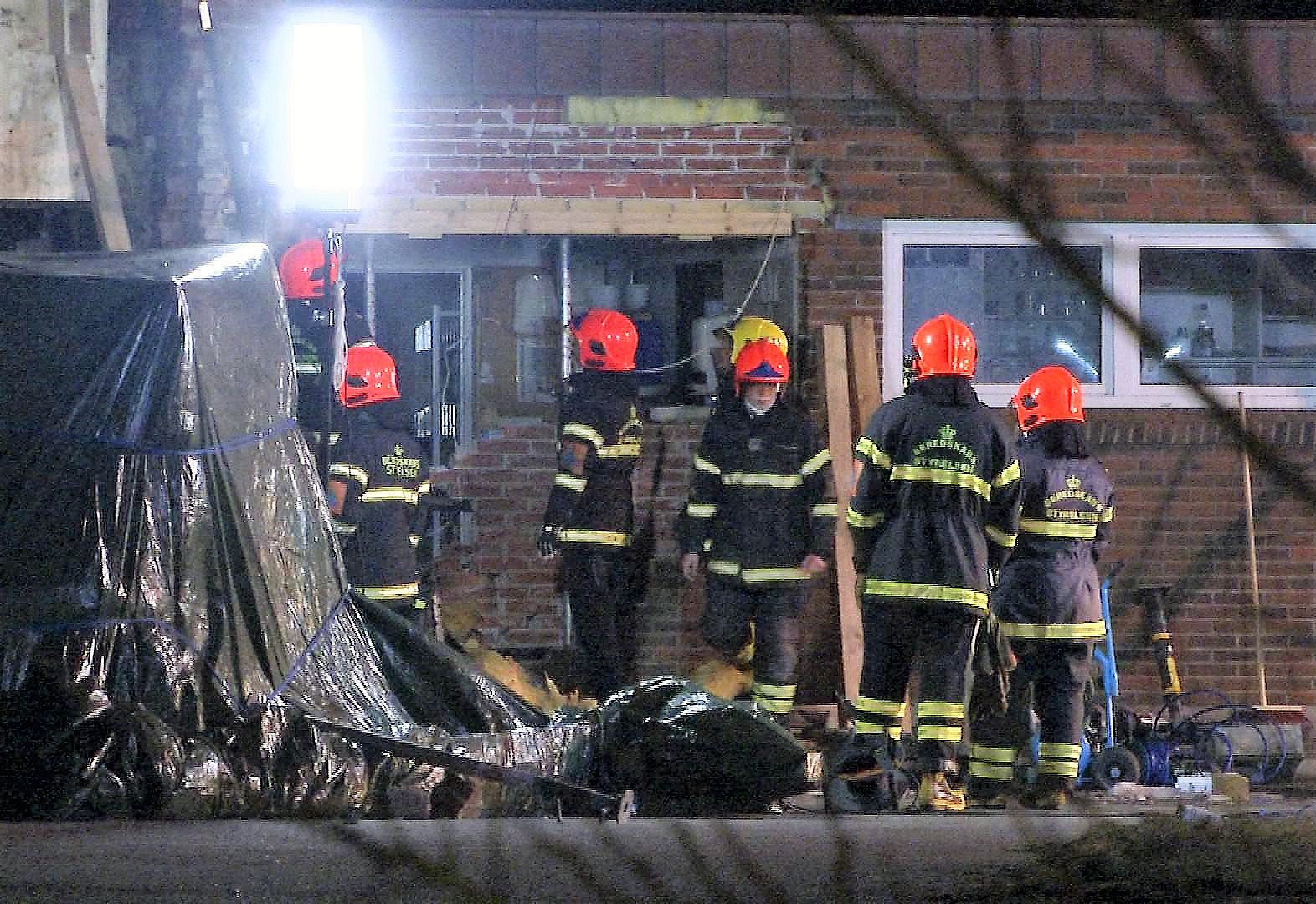 Thisted Lufthavn I Brand - Bil Bragede Ind I Bygning | TV MIDTVEST