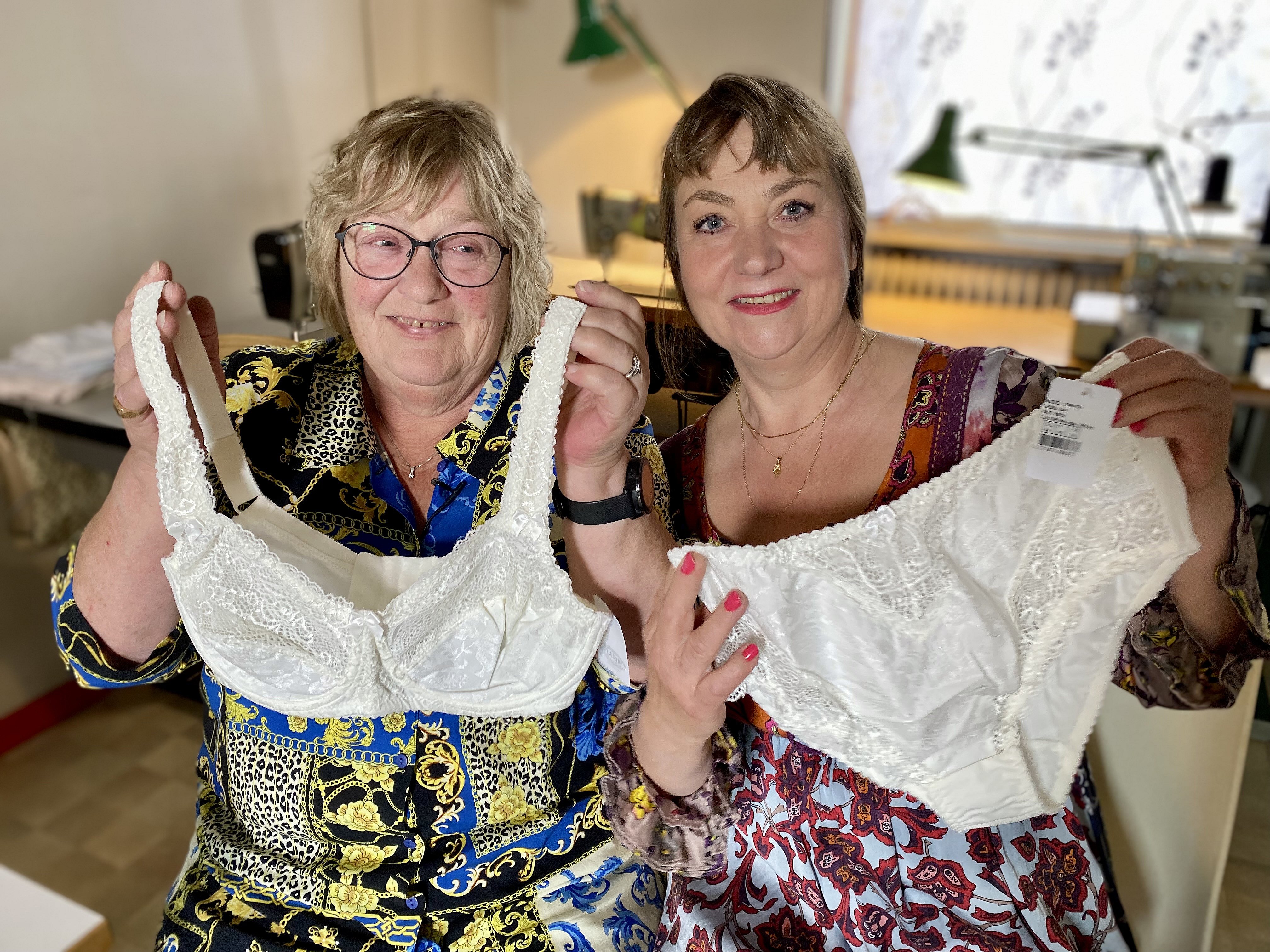 dyr overgive Foragt Et liv under samme tag: Søstrene Ulsø driver 70 år gammel familievirksomhed  | TV MIDTVEST