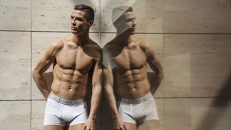 Cristiano Ronaldo med økonomisk hjælp til JBS: - Viser os, han det | TV MIDTVEST