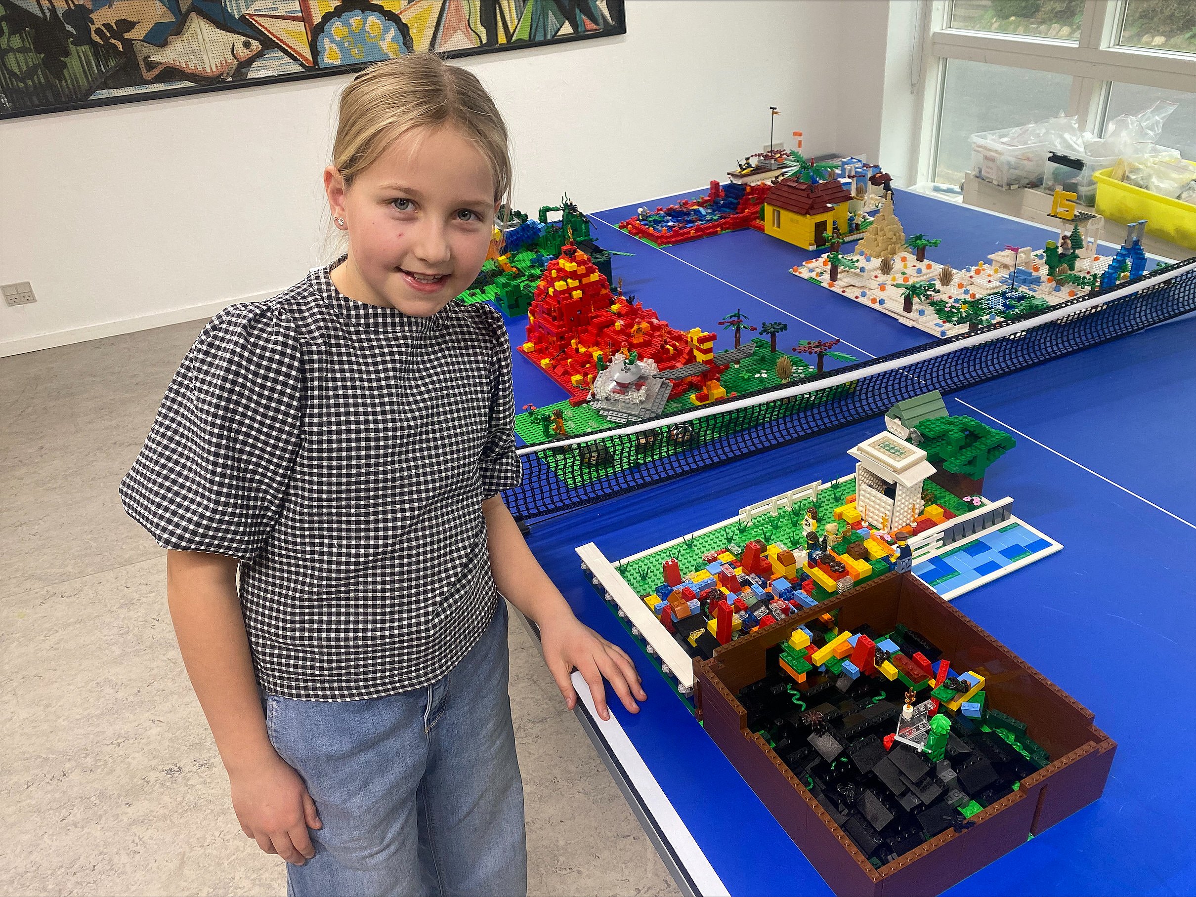 jazz erotisk Tilskyndelse Klodser på skoleskemaet: LEGO Masters-vinder kårede Tim Skoles bedste  byggere | TV MIDTVEST