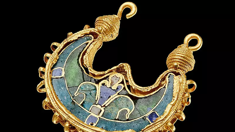 brændt kalk Kejser Fandt guldsmykke fra vikingetiden: Som at få en sms fra fortiden | TV  MIDTVEST