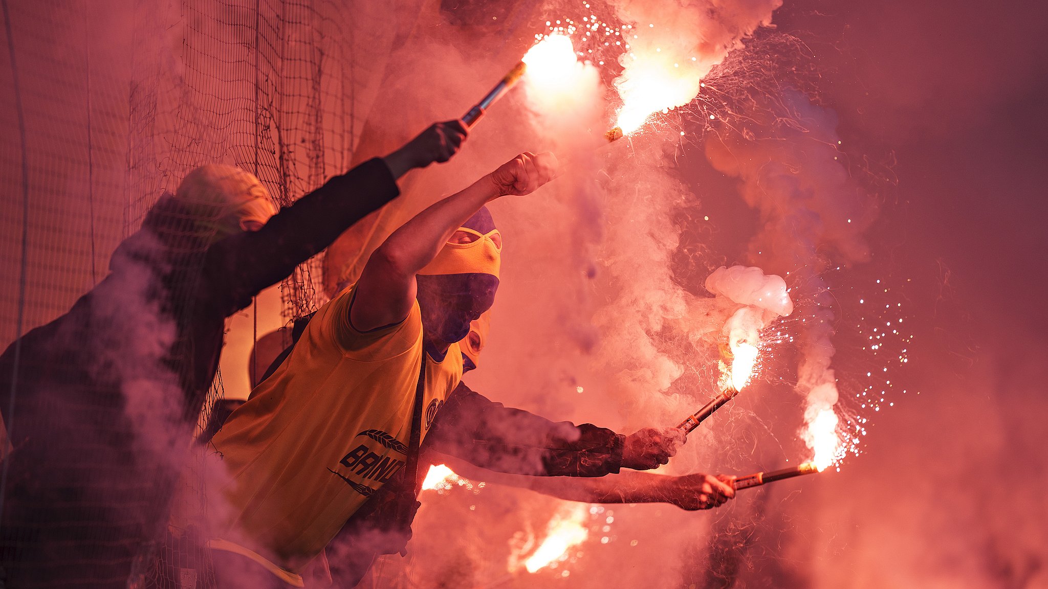 tumult i Næsten 30 karantæner til Brøndby-fans |