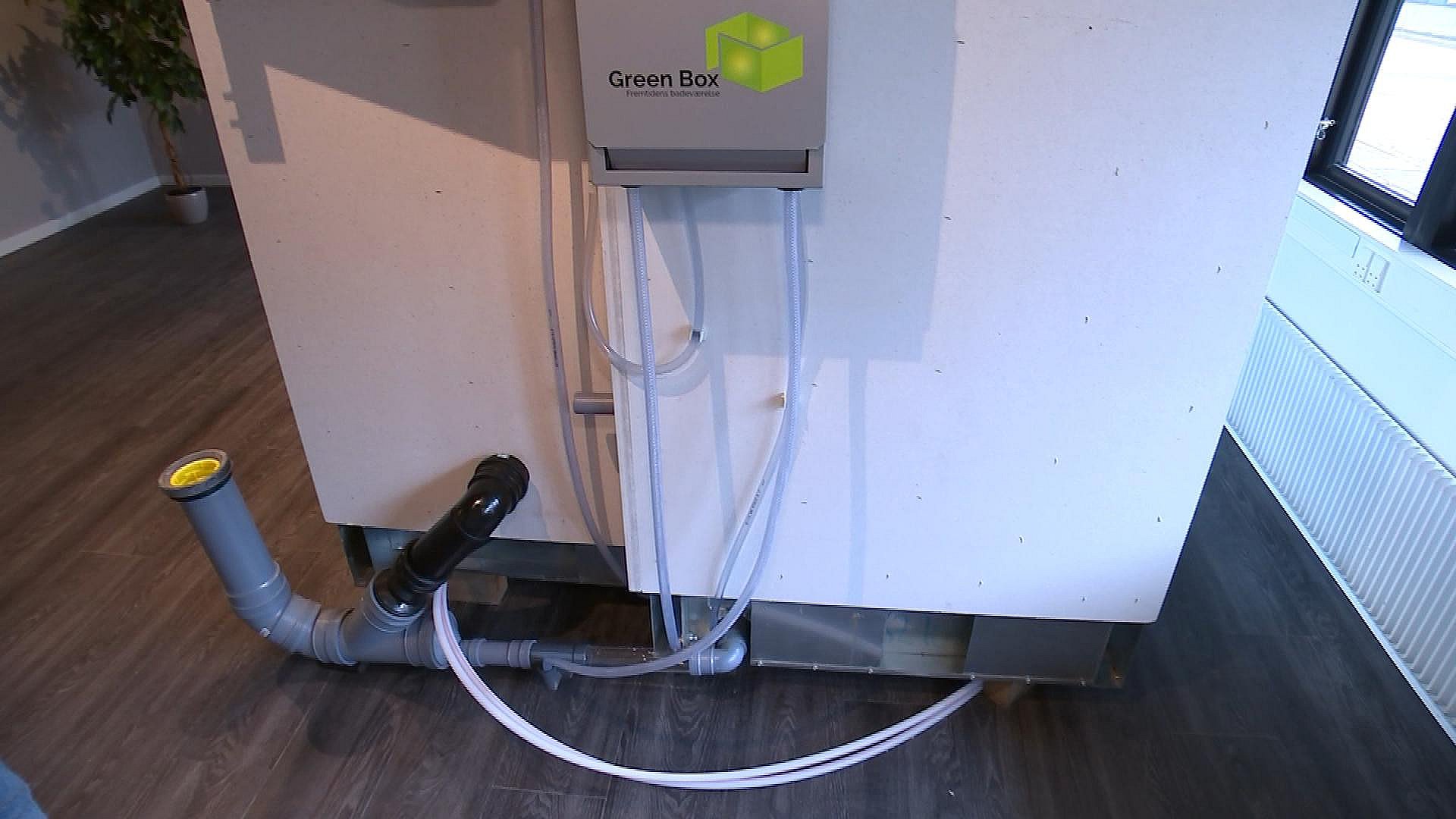 Aulum-virksomhed opfindelse: Nu kan du genbruge badevandet toiletskyl TV MIDTVEST