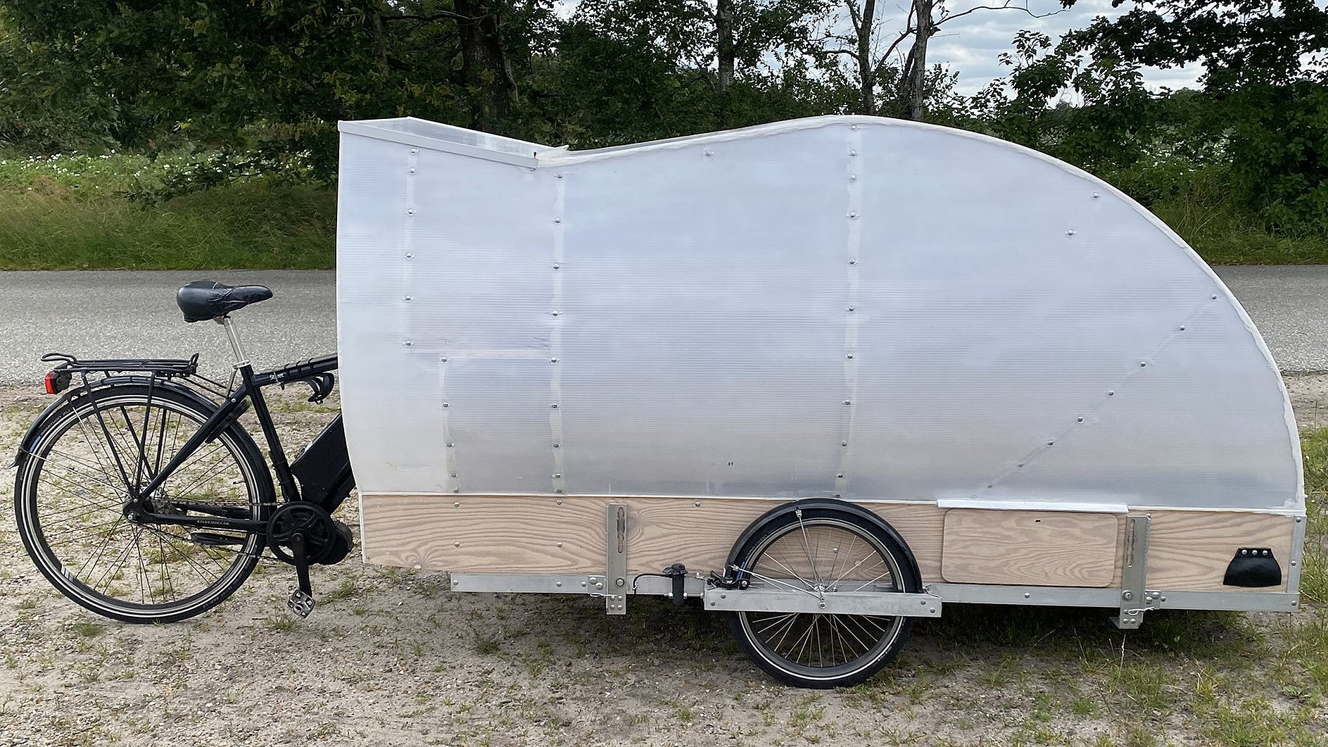 Se det enestående køretøj: Jesper en camping-cykel | TV MIDTVEST