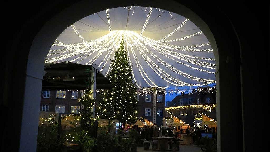 Viborg skruer ned julelysene – byer overvejer samme | MIDTVEST